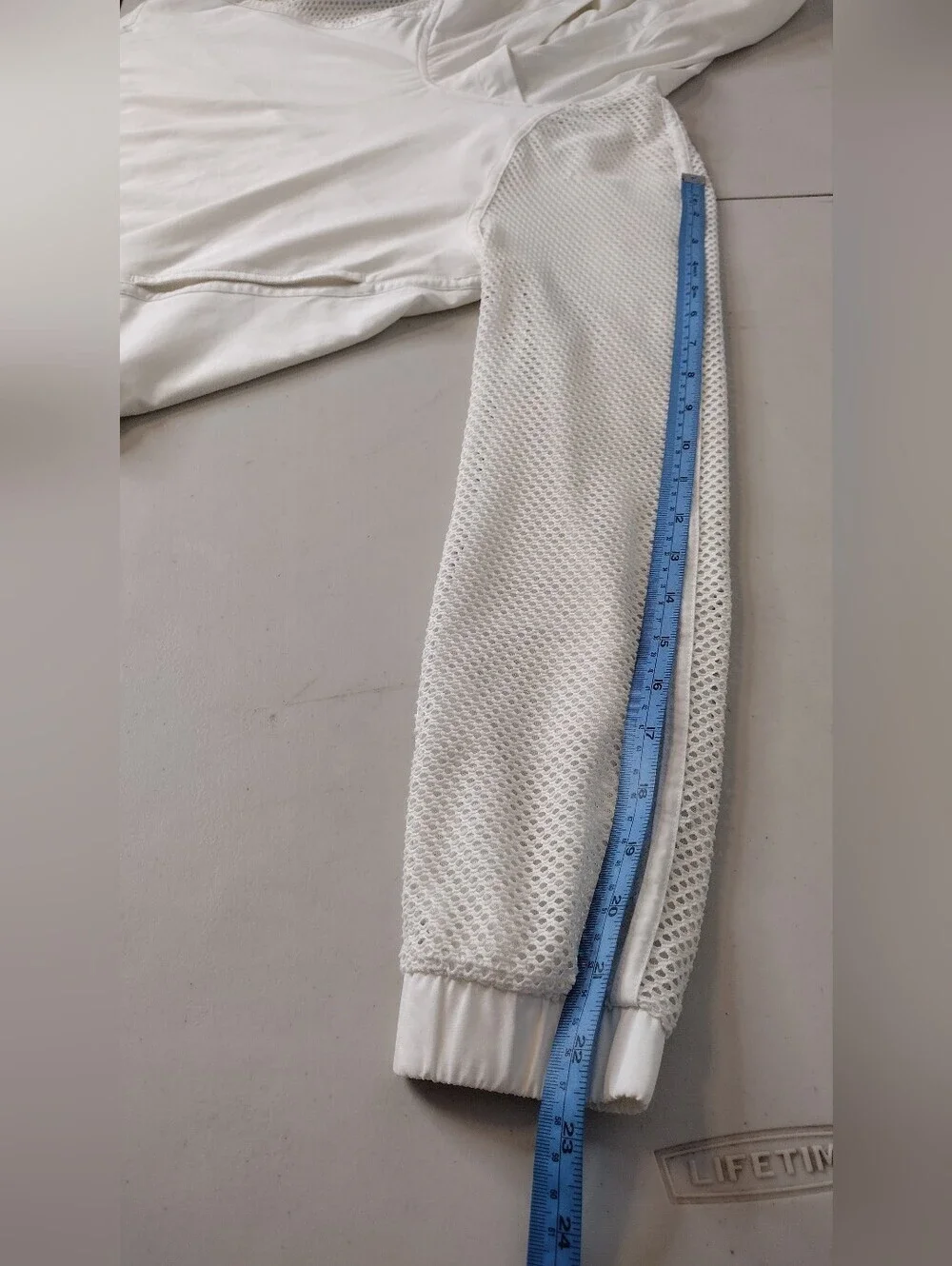 Lululemon Catch A Breeze White Mesh-Sleeve Cropped Hoodie Sz S